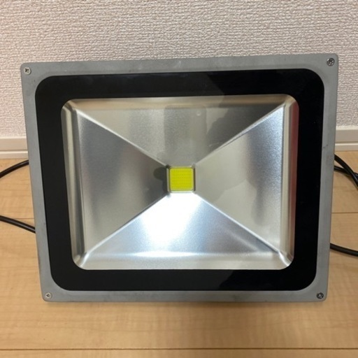 LED投光器　作業灯　50w 取引中です