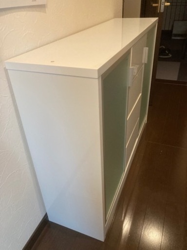 サイドボード　食器棚