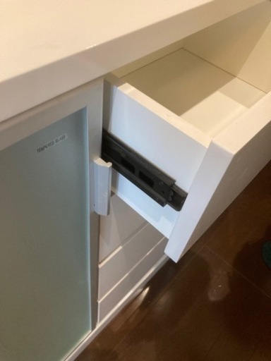 サイドボード　食器棚