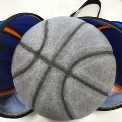 <引き取り日限定>７号バスケットボール２個セット　室内&外用の画像