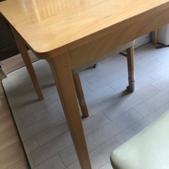 4人用　ニトリ　テーブル　イス4脚の画像
