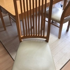 4人用　ニトリ　テーブル　イス4脚の画像