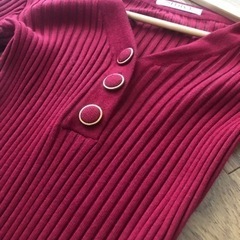 赤　ワンピース　ニットワンピの画像