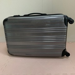 (受渡先決定) キャリーバッグ　スーツケースの画像