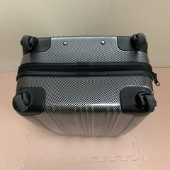 (受渡先決定) キャリーバッグ　スーツケースの画像