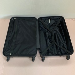 (受渡先決定) キャリーバッグ　スーツケースの画像