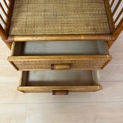 アンティーク棚の画像