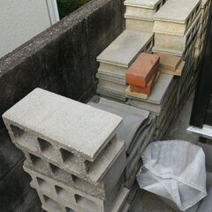 コンクリートブロック　３０個くらいあります　ご自分で積み込みでき...