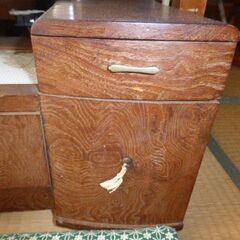 年末整理！70年程前の鏡台　ドレッサー　の画像