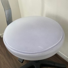 背もたれ付きイスの画像