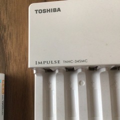 東芝　電池専用チャージャー　単三単四電池対応品　乾電池の画像