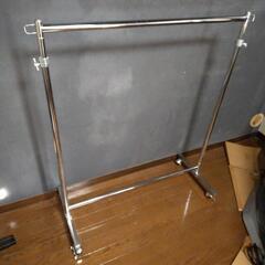 ハンガーラックの画像