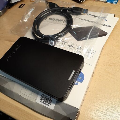 Ishikawa 様　 外付けハードディスク　1TB　（ケース新品）⑧