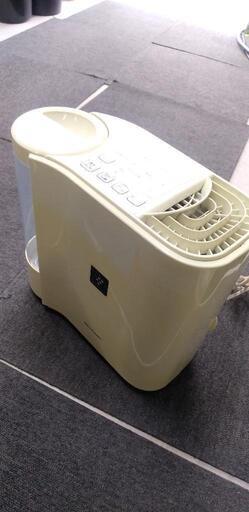 シャープ SHARP HV-E30-W [気化式加湿機 高濃度プラズマクラスター7000搭載 木造和室（50/60Hz）：約4.5畳/約5畳まで プレハブ洋室（50/60Hz）：約7畳/約8畳まで パーソナルタイプ ホワイト系]41611