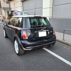 BMWミニクーパーデザイナーチョイス　100台限定車　H19　車検4/6　走行37000ｋ　社外ナビ＆フルセグＴＶ　専用シート＆ロゴ入りルーフ＆ホワイト17AW　の画像