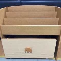 おもちゃと絵本の収納ラック