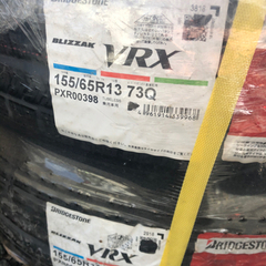 155／65r13 新品スタッドレスタイヤとホイールの画像