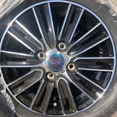 155／65r13 新品スタッドレスタイヤとホイールの画像