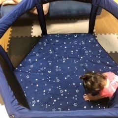 日本育児　洗えてたためるベビーサークル　ネイビー・星柄