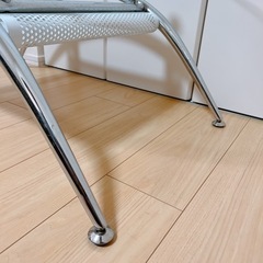 ガラステーブルの画像