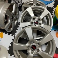 OZタイヤホイール(17インチ 7.5J PCD 114.3)の画像