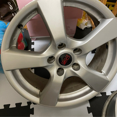 OZタイヤホイール(17インチ 7.5J PCD 114.3)の画像