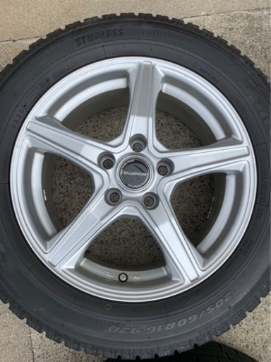 新品同様⭐︎スタッドレスタイヤ