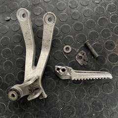 NSR２５０R MC28 タンデムステップ　片側