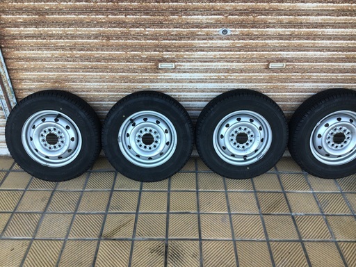 ブリヂストン　ブリザック 145R/12  LTタイヤ　マルチホイール付き　軽バン　軽トラ　冬タイヤ