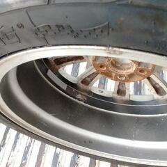 セミレーシングタイヤ4本17年製(ホイール付き)の画像