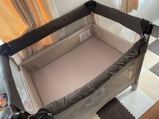 ベビーベッド【布団セット】アップリカ　ココネルエアー