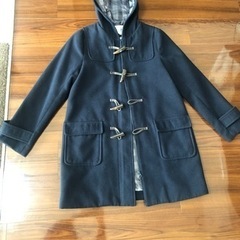 女子学生ダッフルコート