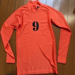 adidasアンダーシャツの画像