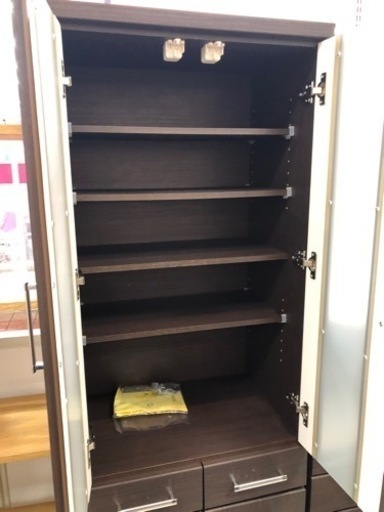 取りに来れる方限定！ダークブラウンの食器棚です！
