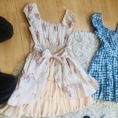 薔薇柄 ワンピース バックリボン🎀の画像