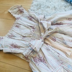 薔薇柄 ワンピース バックリボン🎀の画像