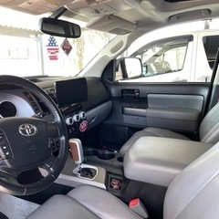 セコイア　新車並行　USトヨタ　2011年　牽引950登録済　車検取得込み価格の画像
