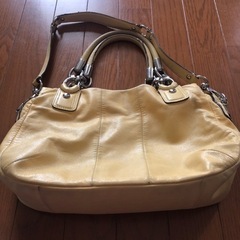 Coach レザーバックの画像