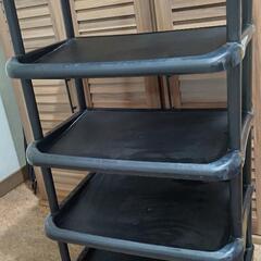 プラスチック製 靴箱 ？