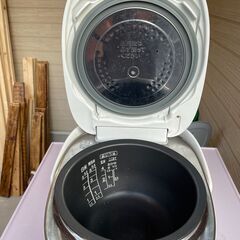 【2年半使用】TOSHIBA 炊飯器 真空IHの画像
