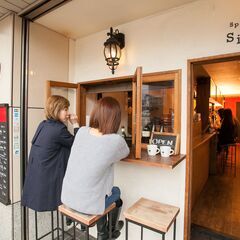  開放的でオシャレなスペインバルで一緒に働きませんか？