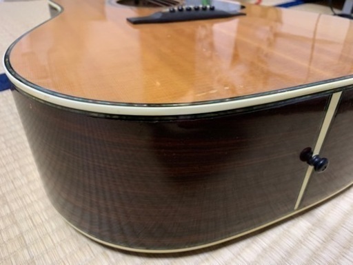 Mountain W-500Dトップスプルース単板バックハカランダ3ピース装飾も豪華