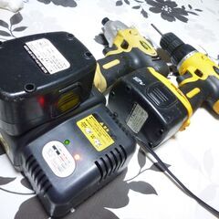 インパクトとドリルドライバー１２V充電器のセットジャンクにて