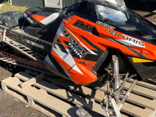 スノーモービル