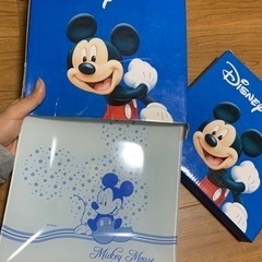 ディズニーのお皿、スプーン、ティーポット、カップ、の画像