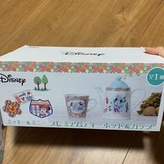 ディズニーのお皿、スプーン、ティーポット、カップ、の画像