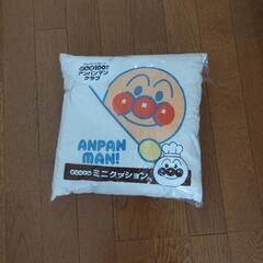 アンパンマン　クッション　新品