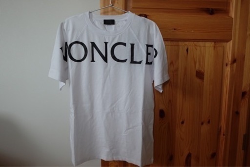 新品未使用品　正規品モンクレールのロゴレTシャツ　レディース