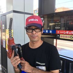 ガソリンスタンド　店頭　スタッフ