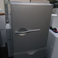 ３ドア冷蔵庫 2010年製　255Ｌ　正常作動品です。の画像